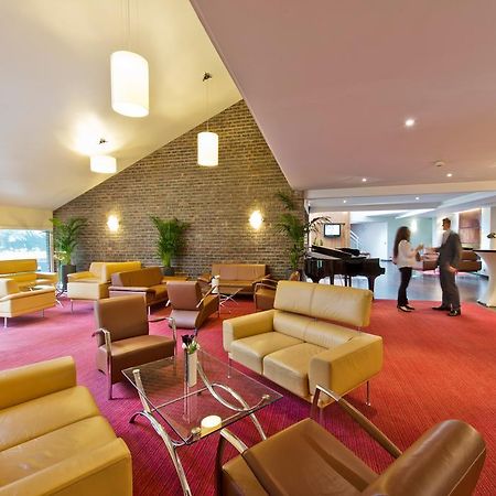 Hotel Domaine Du Manet Saint-Quentin-En-Yvelines Монтіньї-ле-Бретонне Екстер'єр фото