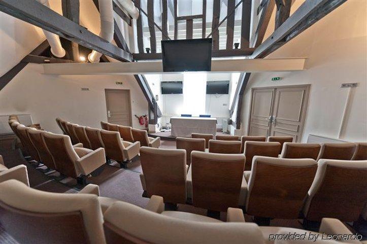 Hotel Domaine Du Manet Saint-Quentin-En-Yvelines Монтіньї-ле-Бретонне Екстер'єр фото