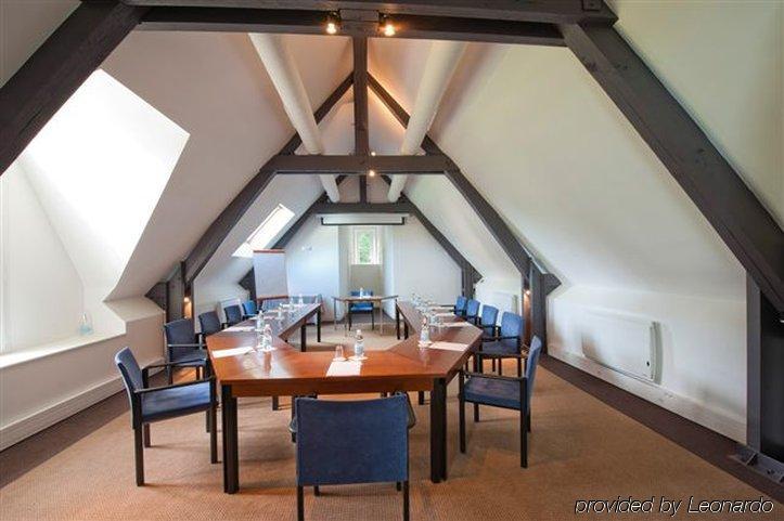 Hotel Domaine Du Manet Saint-Quentin-En-Yvelines Монтіньї-ле-Бретонне Екстер'єр фото