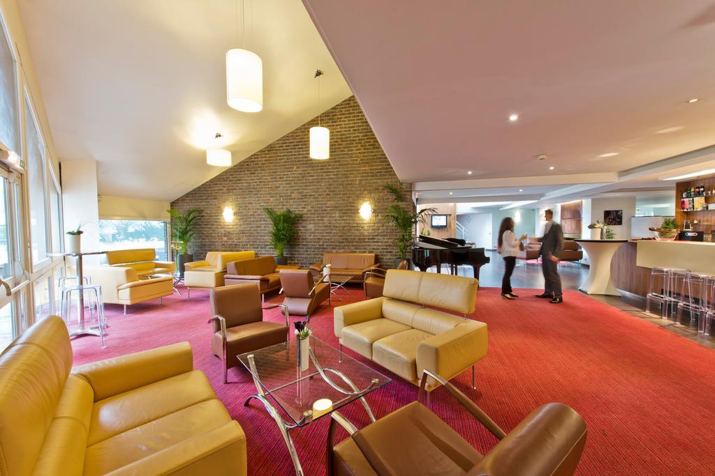 Hotel Domaine Du Manet Saint-Quentin-En-Yvelines Монтіньї-ле-Бретонне Екстер'єр фото