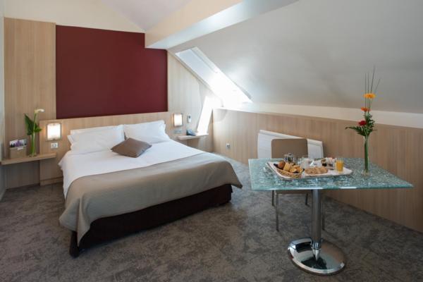 Hotel Domaine Du Manet Saint-Quentin-En-Yvelines Монтіньї-ле-Бретонне Екстер'єр фото