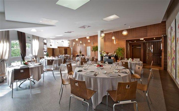 Hotel Domaine Du Manet Saint-Quentin-En-Yvelines Монтіньї-ле-Бретонне Екстер'єр фото